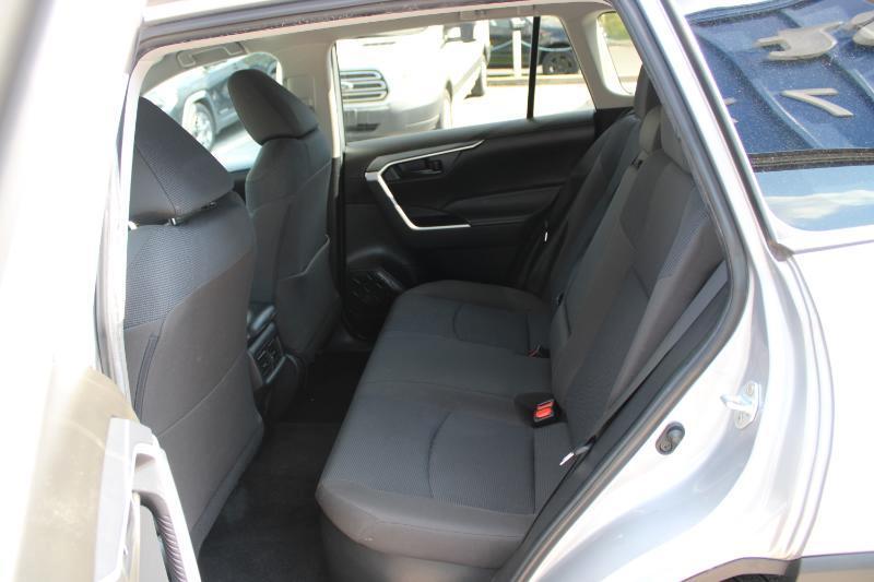 Toyota RAV4 Hybrid LE AWD (Natl) 2022