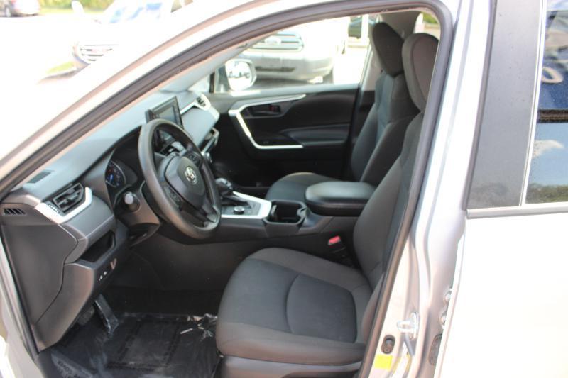 Toyota RAV4 Hybrid LE AWD (Natl) 2022