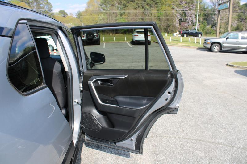 Toyota RAV4 Hybrid LE AWD (Natl) 2022