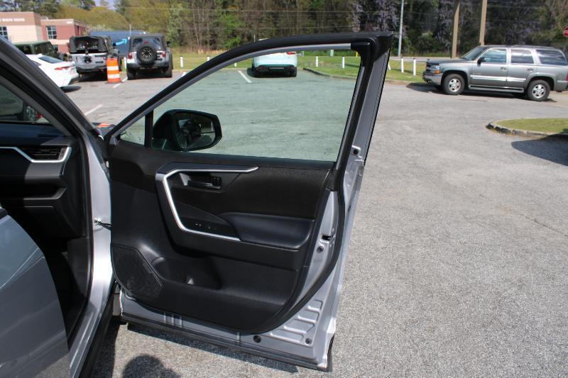 Toyota RAV4 Hybrid LE AWD (Natl) 2022