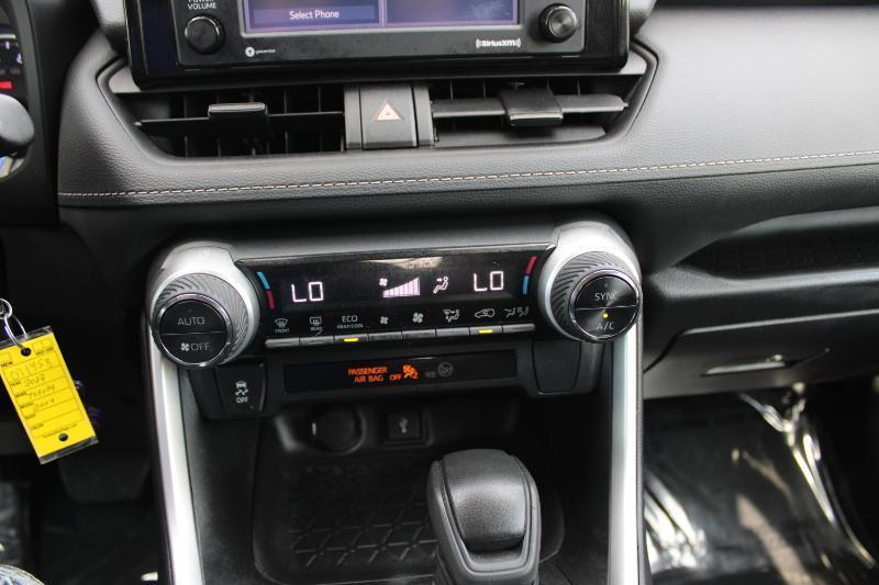 Toyota RAV4 Hybrid LE AWD (Natl) 2022