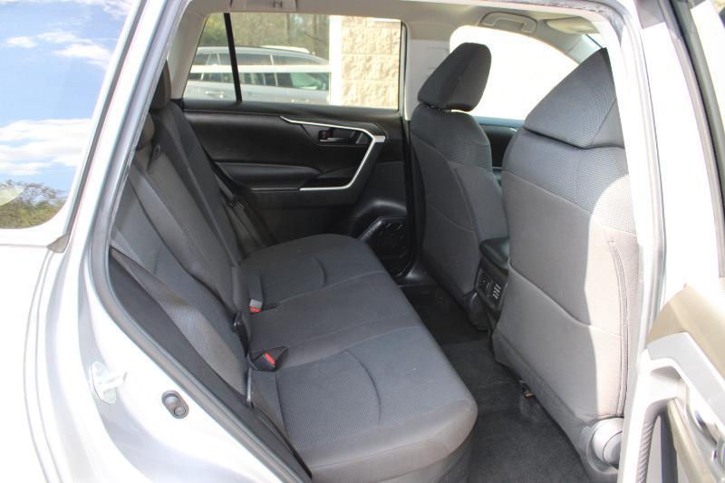 Toyota RAV4 Hybrid LE AWD (Natl) 2022