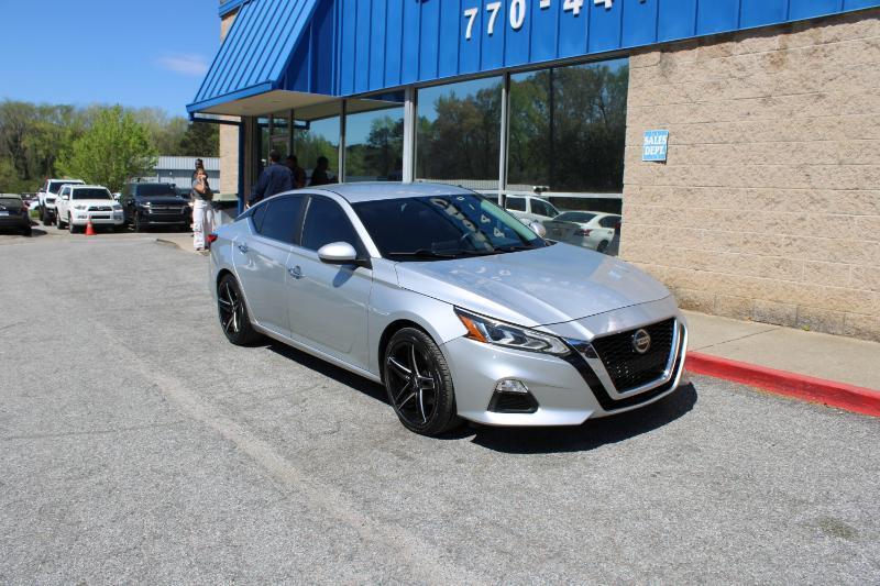 Nissan Altima 2.5 SV Sedan 2021