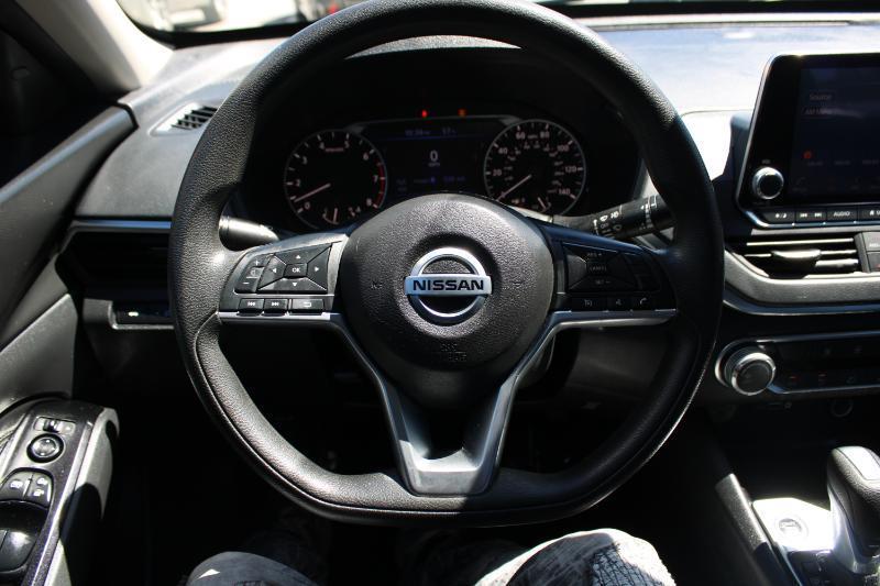 Nissan Altima 2.5 SV Sedan 2021