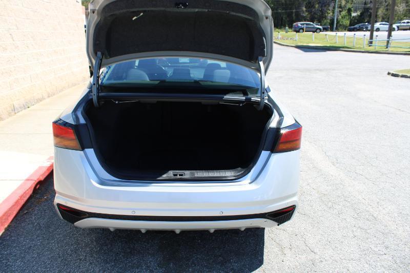 Nissan Altima 2.5 SV Sedan 2021