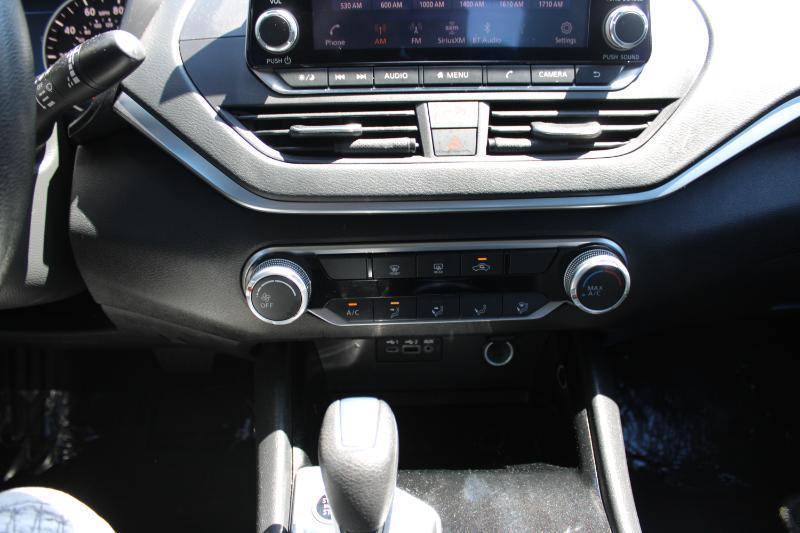 Nissan Altima 2.5 SV Sedan 2021
