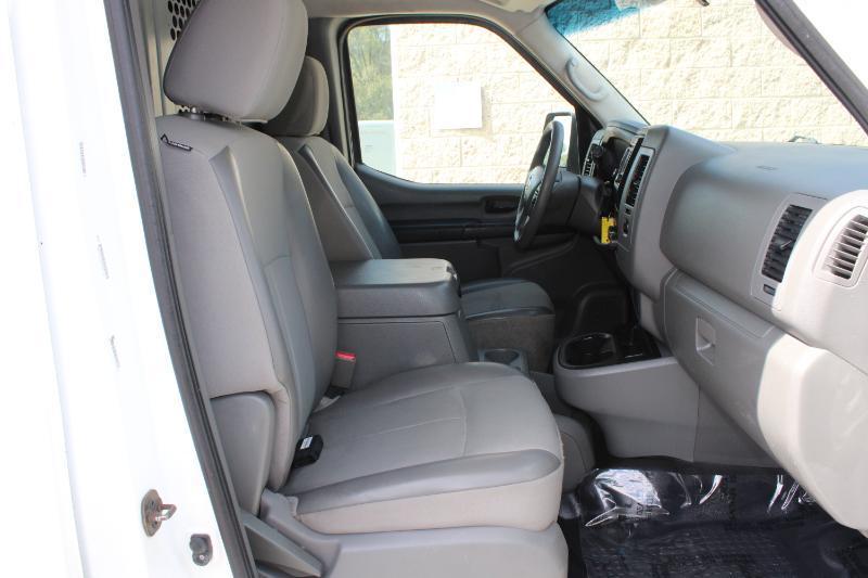 Nissan NV Standard Roof 2500 V6 SV 2016