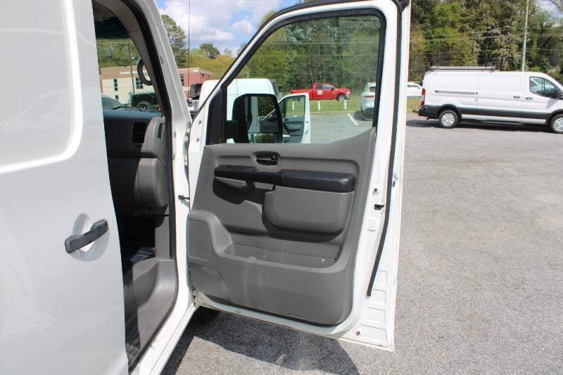 Nissan NV Standard Roof 2500 V6 SV 2016