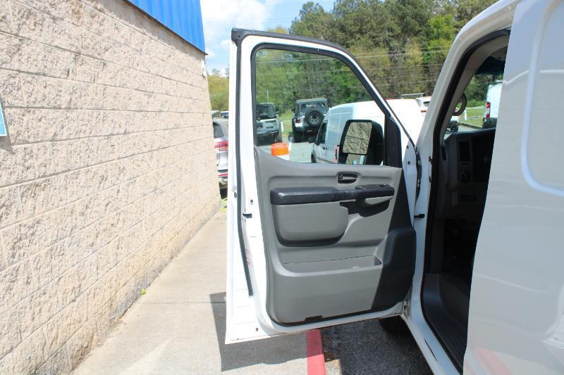 Nissan NV Standard Roof 2500 V6 SV 2016