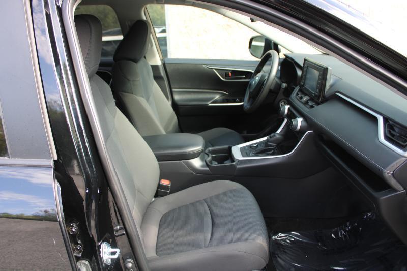 Toyota RAV4 Hybrid LE AWD (Natl) 2021