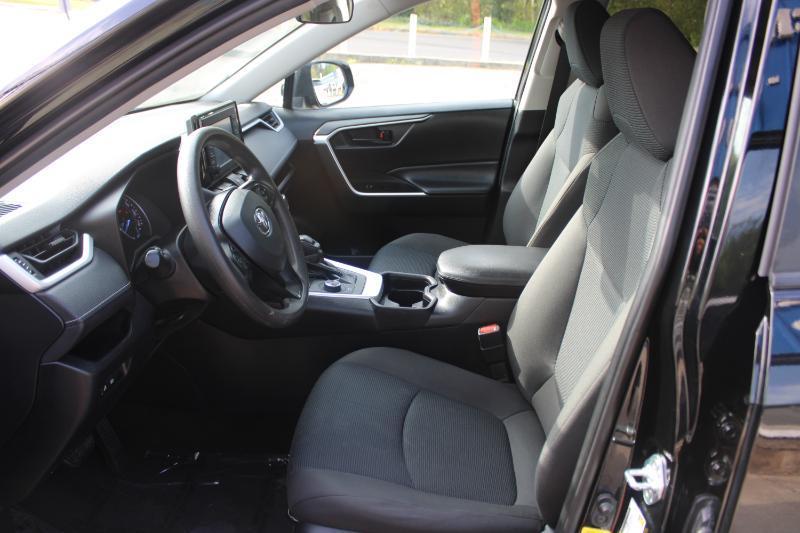 Toyota RAV4 Hybrid LE AWD (Natl) 2021