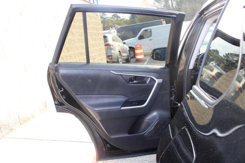 Toyota RAV4 Hybrid LE AWD (Natl) 2021