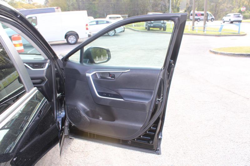 Toyota RAV4 Hybrid LE AWD (Natl) 2021