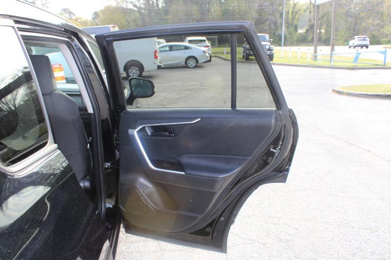 Toyota RAV4 Hybrid LE AWD (Natl) 2021