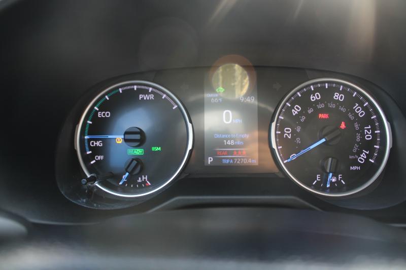 Toyota RAV4 Hybrid LE AWD (Natl) 2021