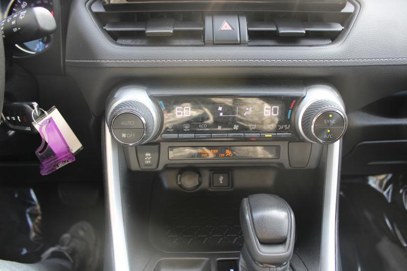 Toyota RAV4 Hybrid LE AWD (Natl) 2021