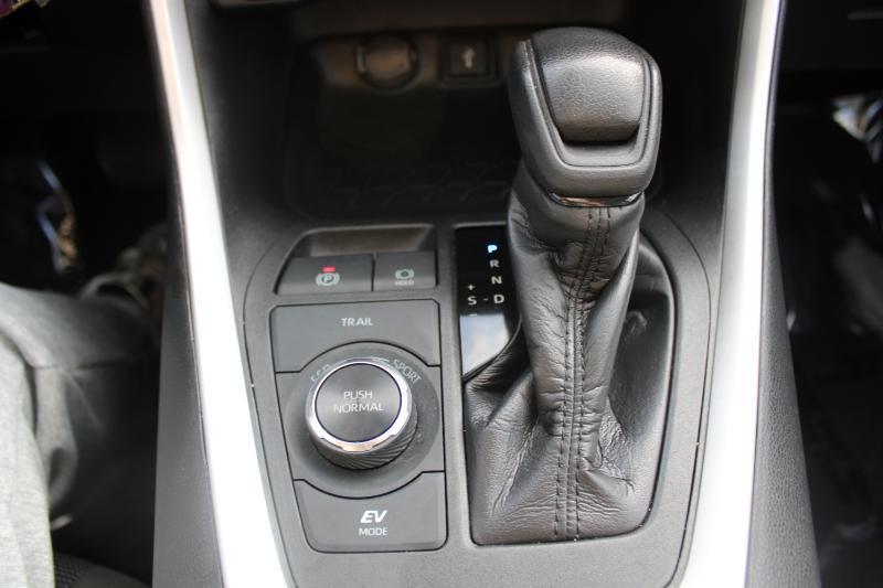 Toyota RAV4 Hybrid LE AWD (Natl) 2021