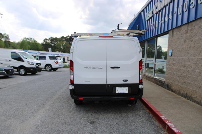 View vehicle photo 6