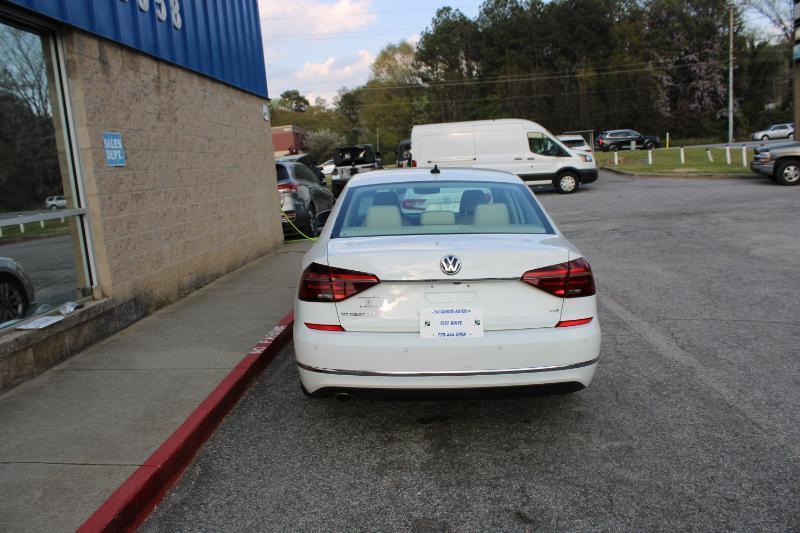 Volkswagen Passat 1.8T SE w/Technology Auto 2017