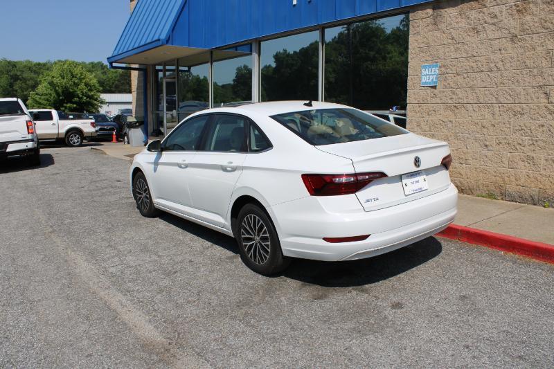 Volkswagen Jetta SE Auto 2021