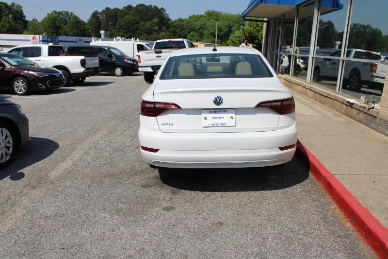 Volkswagen Jetta SE Auto 2021