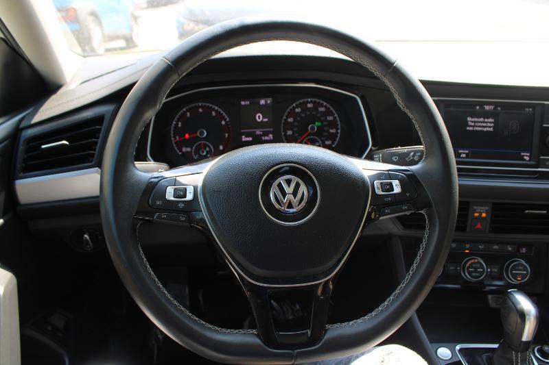 Volkswagen Jetta SE Auto 2021
