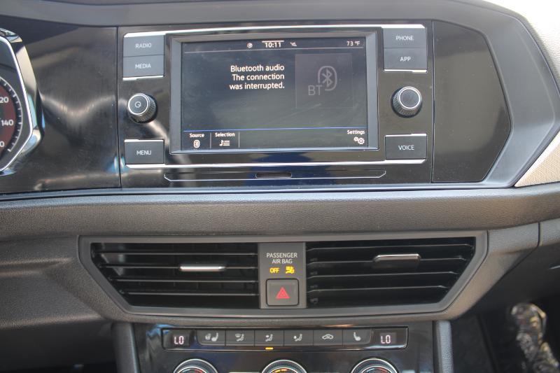 Volkswagen Jetta SE Auto 2021