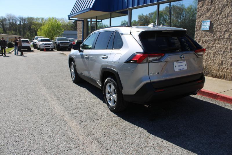 Toyota RAV4 Hybrid LE AWD (Natl) 2021