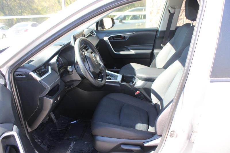 Toyota RAV4 Hybrid LE AWD (Natl) 2021