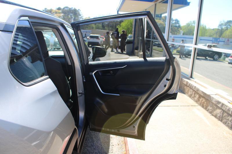 Toyota RAV4 Hybrid LE AWD (Natl) 2021