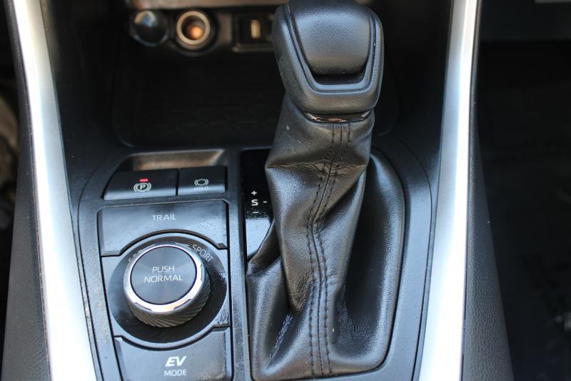 Toyota RAV4 Hybrid LE AWD (Natl) 2021