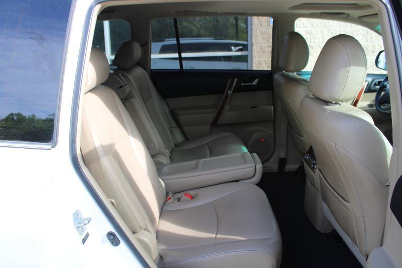 Toyota Highlander 4WD 4dr V6 Limited (Natl) 2012