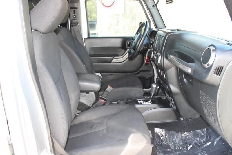 Jeep Wrangler Unlimited 4WD 4dr Sport 2015