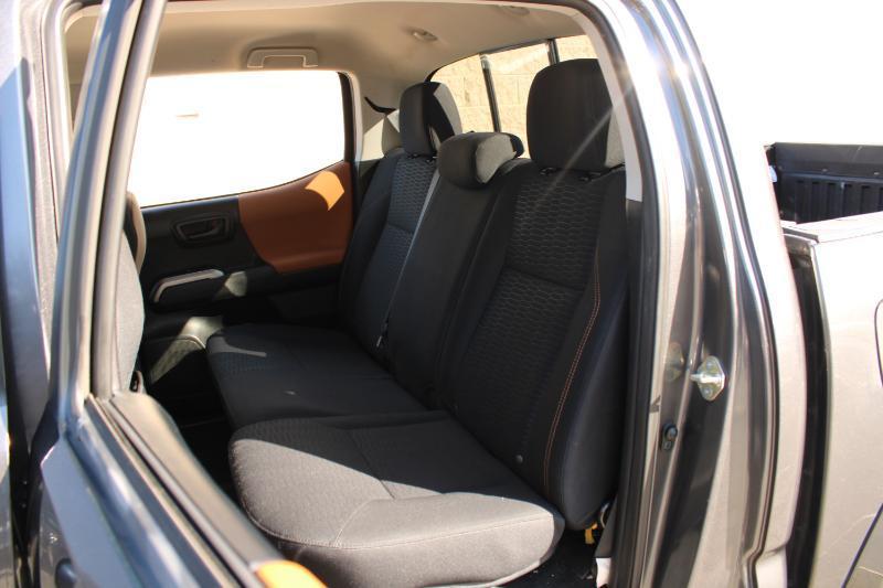 Toyota Tacoma 2WD Double Cab I4 AT SR5 (Natl) 2016