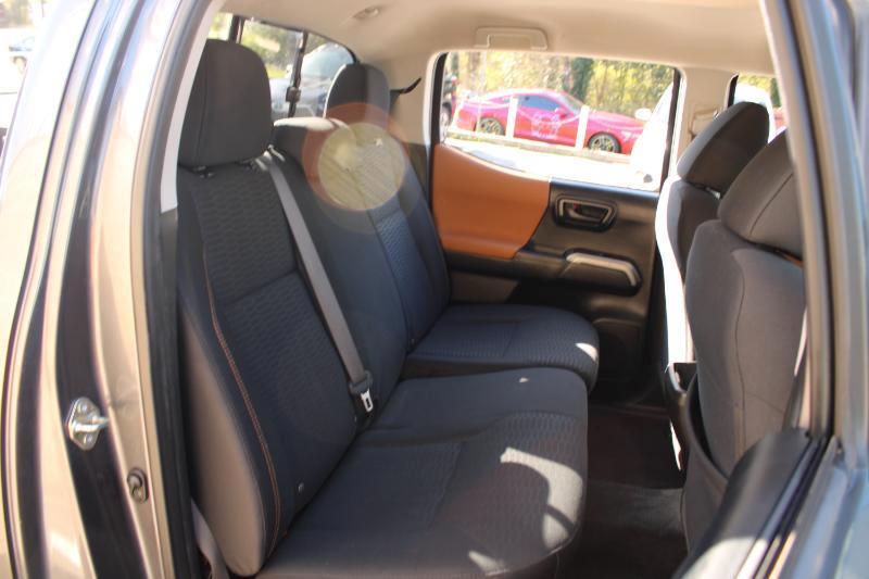 Toyota Tacoma 2WD Double Cab I4 AT SR5 (Natl) 2016