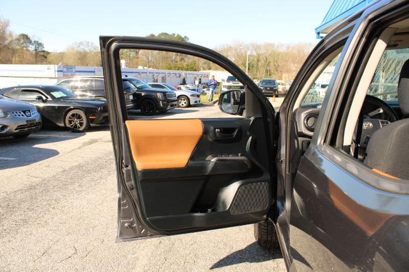 Toyota Tacoma 2WD Double Cab I4 AT SR5 (Natl) 2016