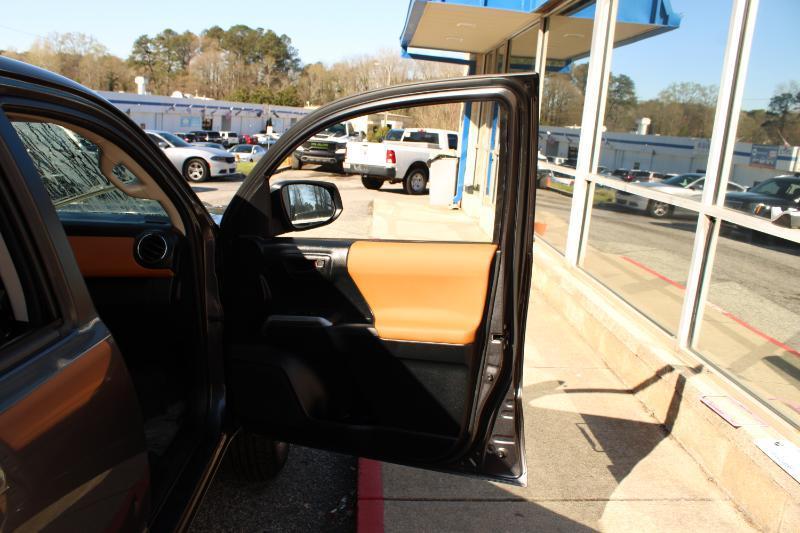 Toyota Tacoma 2WD Double Cab I4 AT SR5 (Natl) 2016