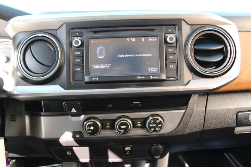 Toyota Tacoma 2WD Double Cab I4 AT SR5 (Natl) 2016