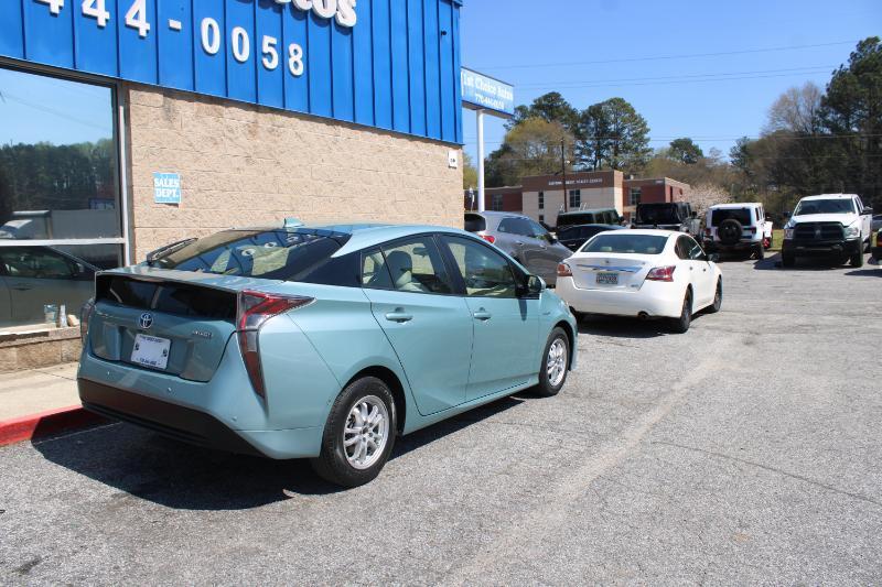 Toyota Prius Three Touring (Natl) 2017