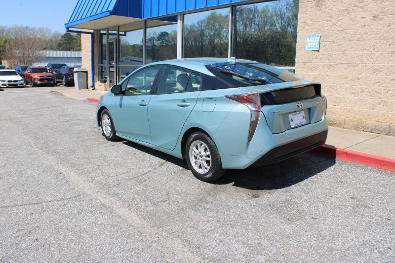 Toyota Prius Three Touring (Natl) 2017