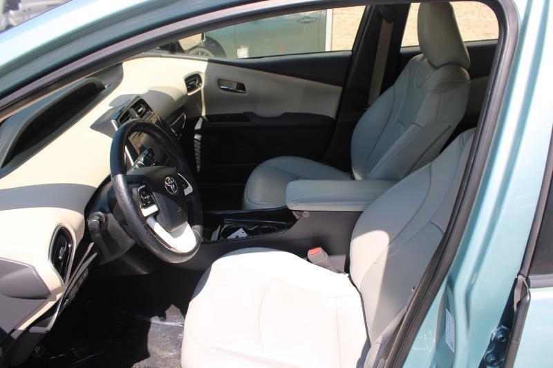 Toyota Prius Three Touring (Natl) 2017