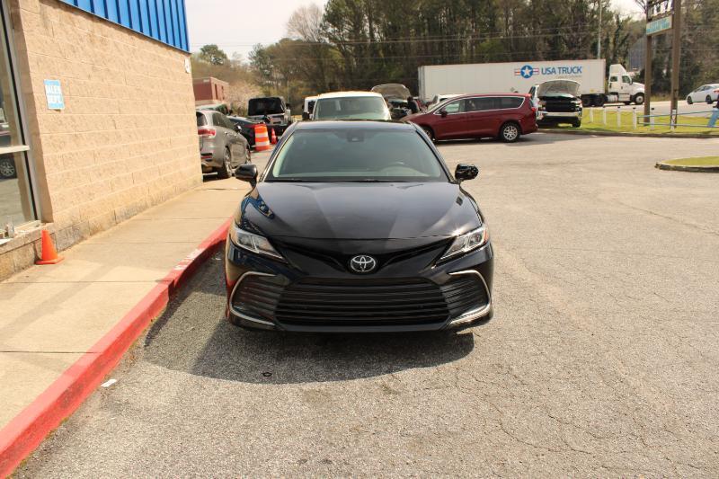 Toyota Camry LE Auto (Natl) 2022