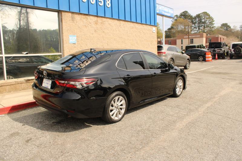 Toyota Camry LE Auto (Natl) 2022