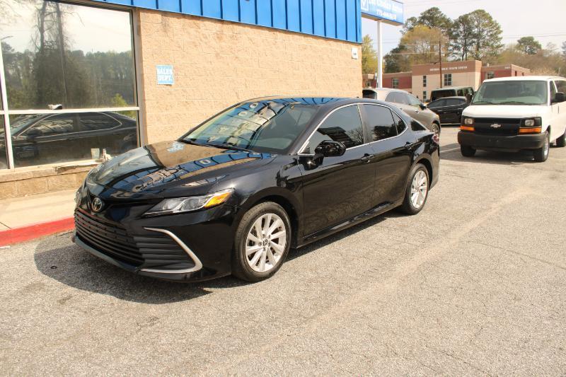 Toyota Camry LE Auto (Natl) 2022