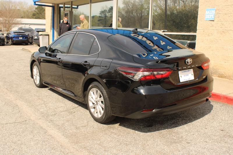 Toyota Camry LE Auto (Natl) 2022