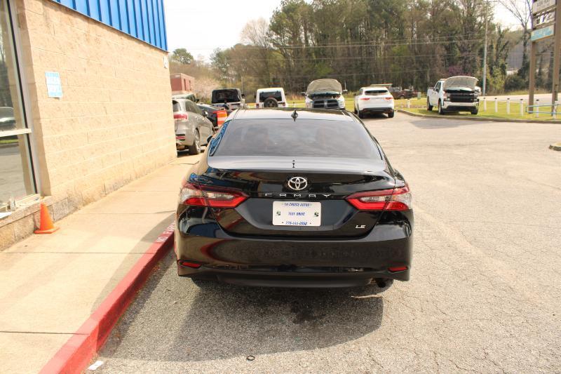 Toyota Camry LE Auto (Natl) 2022