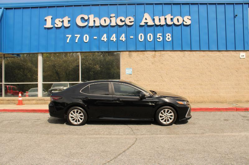 Toyota Camry LE Auto (Natl) 2022