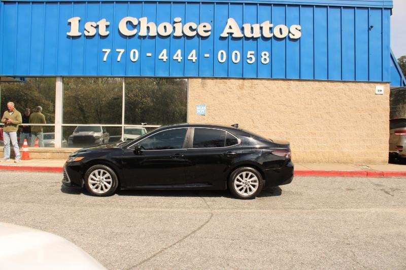 Toyota Camry LE Auto (Natl) 2022