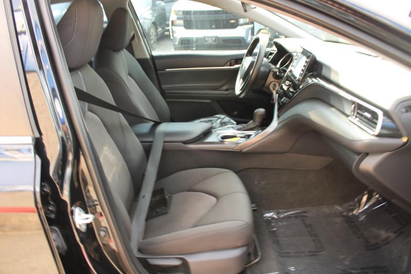 Toyota Camry LE Auto (Natl) 2022