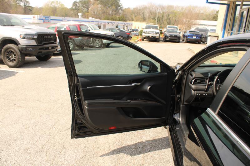 Toyota Camry LE Auto (Natl) 2022